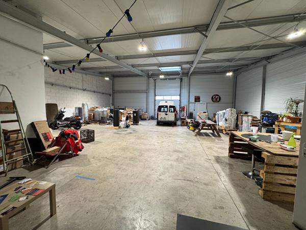 A LOUER : local commercial 450 m2 - Saint HERBLAIN