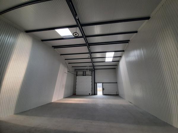 À LOUER - Local d'activité de 120 m² NEUF - Ouest de Nantes