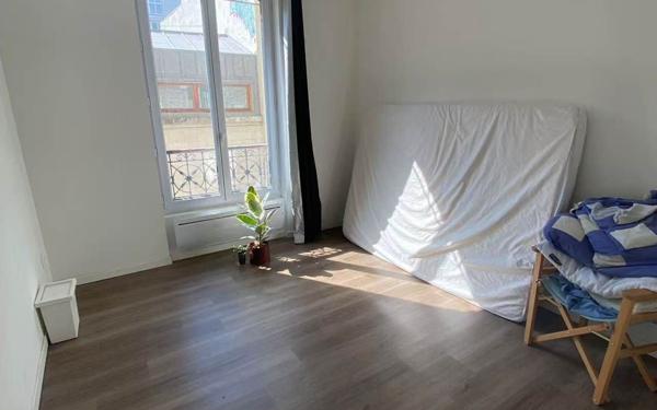 Appartement à vendre    3 pièces •  Paris 18