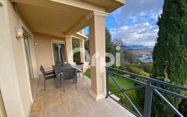 Maison à vendre    4 pièces • 118,04 m2 Mandelieu-la-Napoule