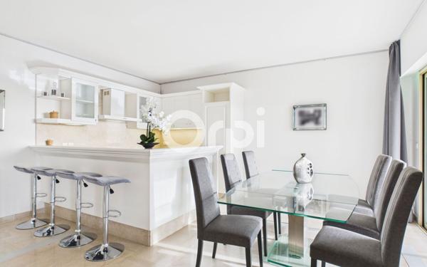 Maison à vendre    4 pièces • 118,04 m2 Mandelieu-la-Napoule