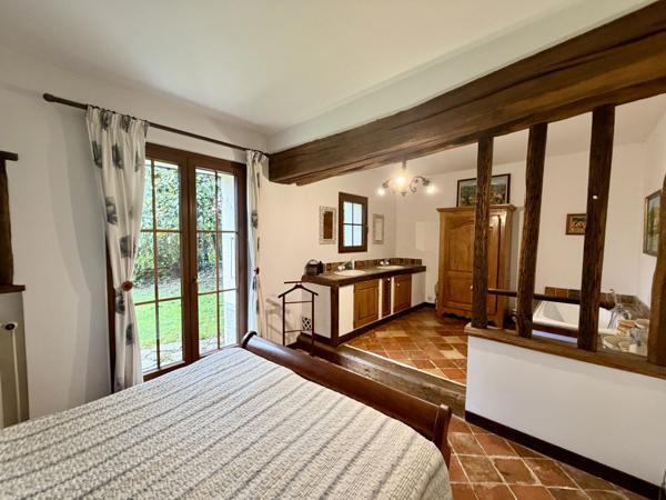 Vente                                                      Maison
                        
                     8 pièces                      280 m2                     à La Ferté-sous-Jouarre