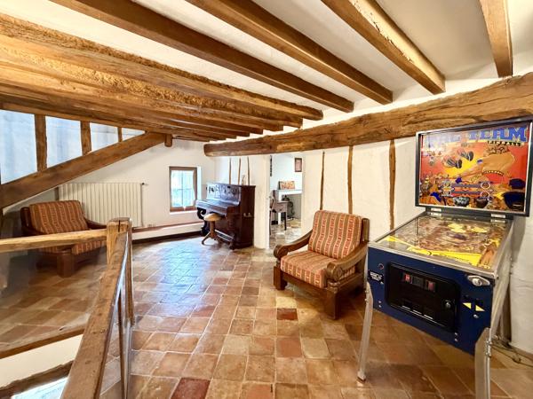 Vente                                                      Maison
                        
                     8 pièces                      280 m2                     à La Ferté-sous-Jouarre