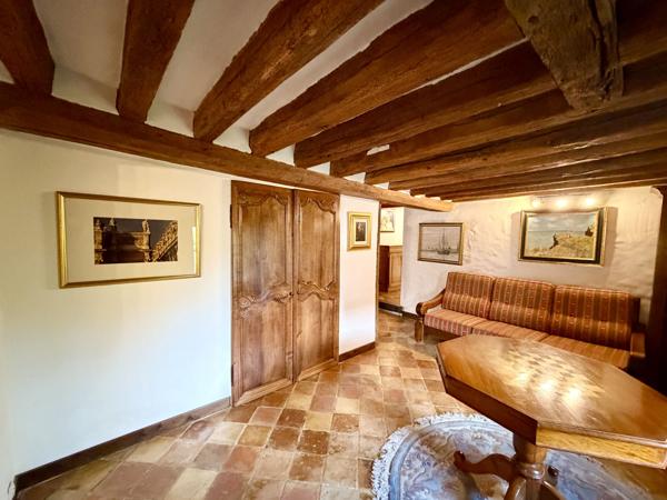 Vente                                                      Maison
                        
                     8 pièces                      280 m2                     à La Ferté-sous-Jouarre