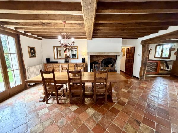 Vente                                                      Maison
                        
                     8 pièces                      280 m2                     à La Ferté-sous-Jouarre