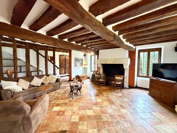 Vente                                                      Maison
                        
                     8 pièces                      280 m2                     à La Ferté-sous-Jouarre