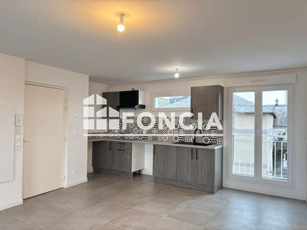 Location Appartement 2 pièces 42 m² - 3 RUE DES ECOLES Angerville 91670