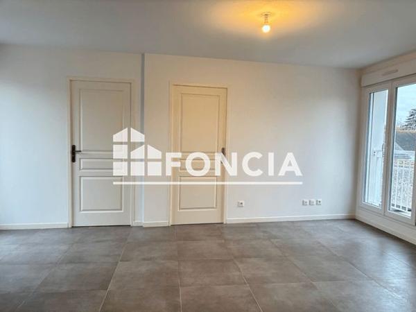 Location Appartement 2 pièces 42 m² - 3 RUE DES ECOLES Angerville 91670