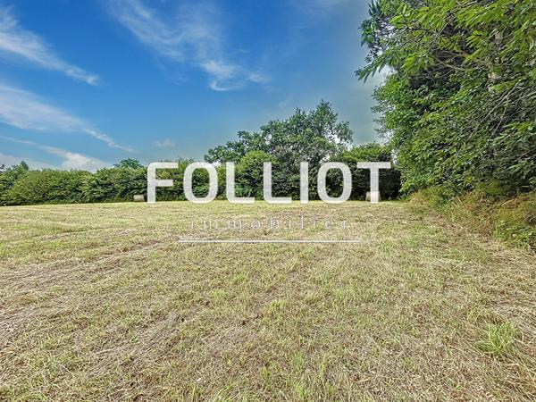 Terrain constructible à Hambye 1000m²