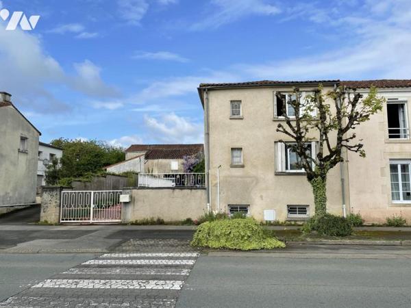Maison d'habitation offrant environ 135 m² habitables sur une parcelle de 1193 m².