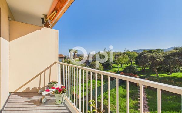 Appartement à vendre    3 pièces • 81 m2 Mandelieu-la-Napoule