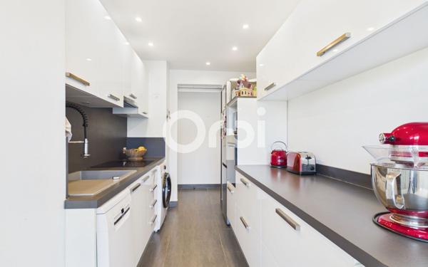 Appartement à vendre    3 pièces • 81 m2 Mandelieu-la-Napoule