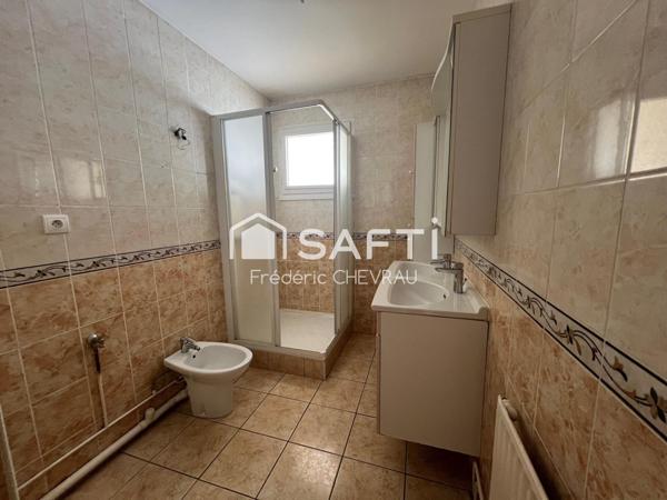 Au coeur de Charnay les mâcon, Appartement, 69m², 2 chambres,loggia,cave,garage,place de parking réservée