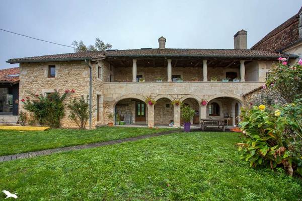 Maison à vendre |  Jaure |  13 pièces | 350 m²