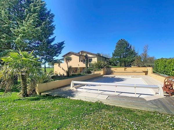 Villa vue panoramique avec studio et piscine