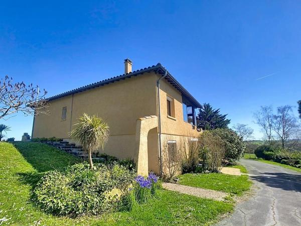 Villa vue panoramique avec studio et piscine