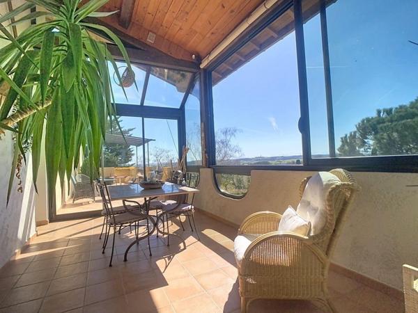 Villa vue panoramique avec studio et piscine