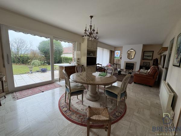 Maison 5 pièce(s) 2 chambre(s) 141 m²