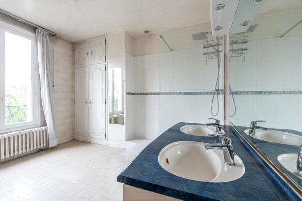 Rare maison familiale avec jardin à 8 min. du RER A