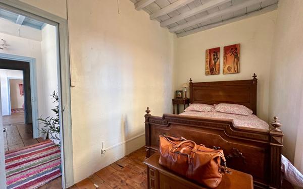 Maison à vendre    3 pièces •  Rouvenac