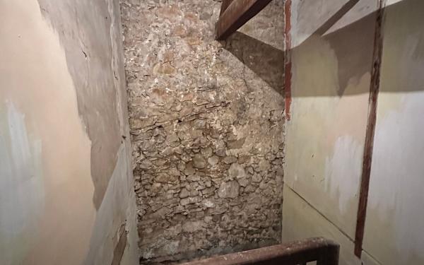 Maison à vendre    3 pièces •  Rouvenac