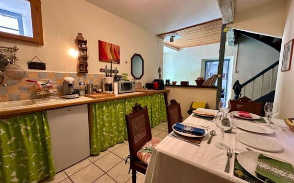 Maison à vendre    3 pièces •  Rouvenac