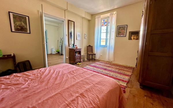 Maison à vendre    3 pièces •  Rouvenac