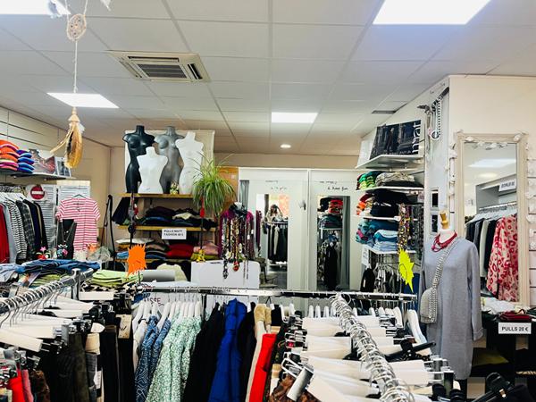 Local commercial Venelles 68 m²