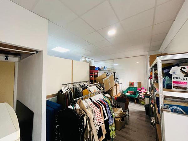 Local commercial Venelles 68 m²