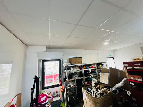 Local commercial Venelles 68 m²