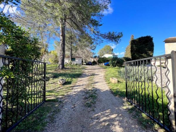 GRASSE/St-Antoine, Che. des Chèvrefeuilles. Propriété de 200m² avec piscine - Vente en NUE-PROPRIETE