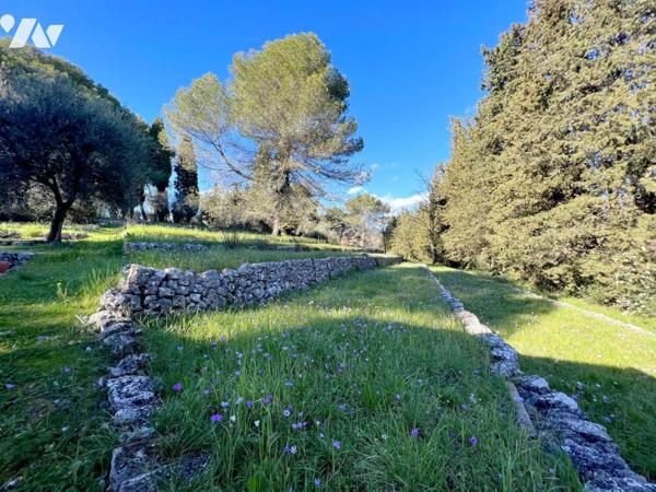 GRASSE/St-Antoine, Che. des Chèvrefeuilles. Propriété de 200m² avec piscine - Vente en NUE-PROPRIETE
