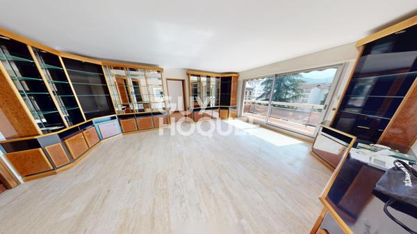 À louer – Appartement d’exception de 162 m² au dernier étage d’une résidence de standing à Voiron