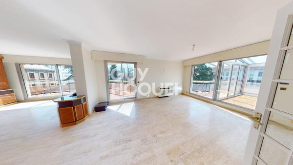 À louer – Appartement d’exception de 162 m² au dernier étage d’une résidence de standing à Voiron