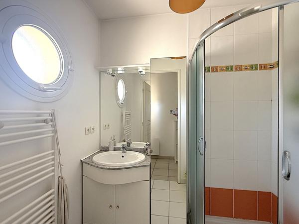À 1 min de LA ROCHELLE APPARTEMENT T3 Rez-de-jardin