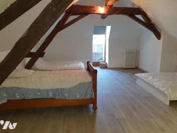 LA GUERCHE DE BGNE - Plein-Centre - Maison de ville avec cour et hangar