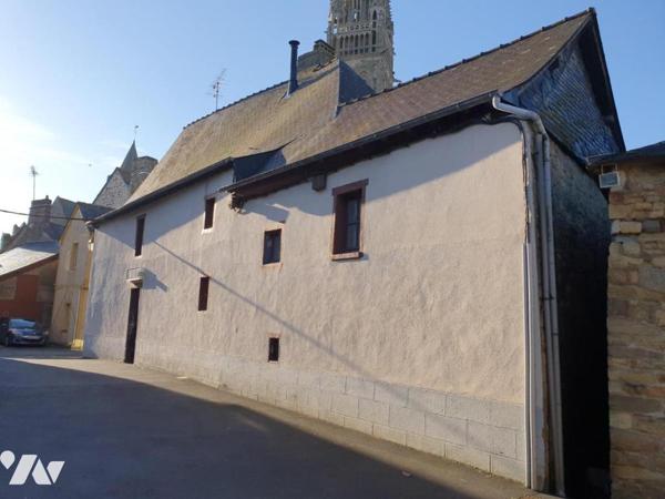 LA GUERCHE DE BGNE - Plein-Centre - Maison de ville avec cour et hangar