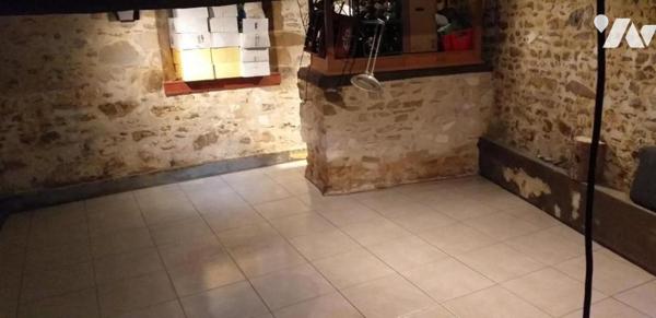 LA GUERCHE DE BGNE - Plein-Centre - Maison de ville avec cour et hangar