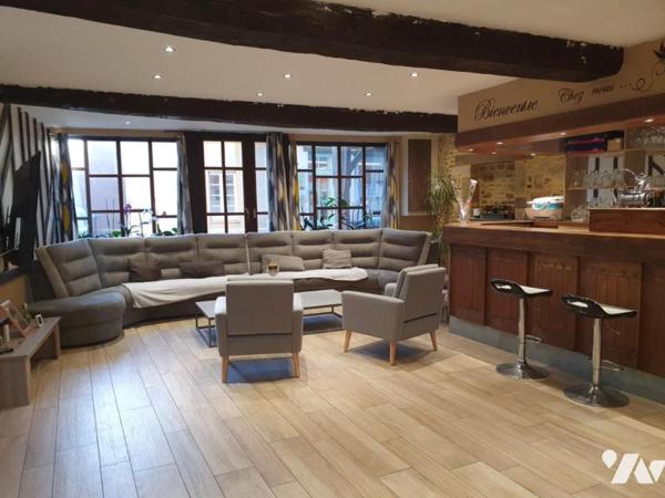 LA GUERCHE DE BGNE - Plein-Centre - Maison de ville avec cour et hangar