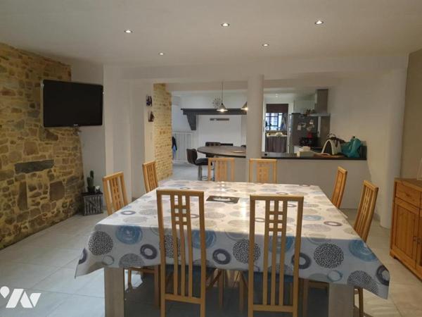 LA GUERCHE DE BGNE - Plein-Centre - Maison de ville avec cour et hangar