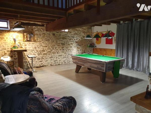 LA GUERCHE DE BGNE - Plein-Centre - Maison de ville avec cour et hangar