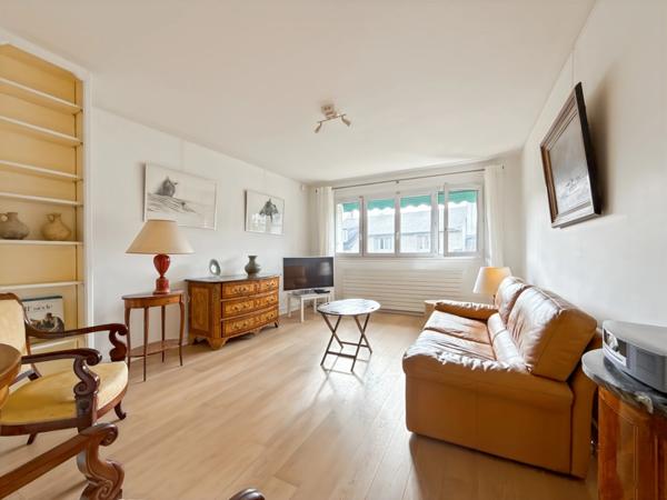 APPARTEMENT 3 PIECES DERNIER ETAGE HAMEAU BOILEAU