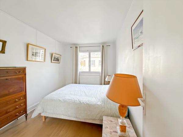 APPARTEMENT 3 PIECES DERNIER ETAGE HAMEAU BOILEAU