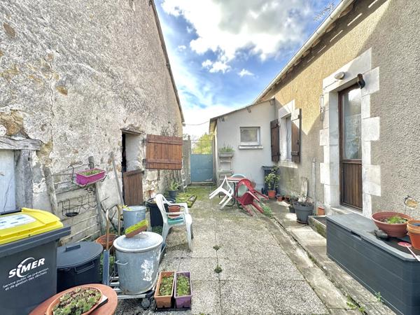 Belle Maison avec Dépendances dans un Hameau