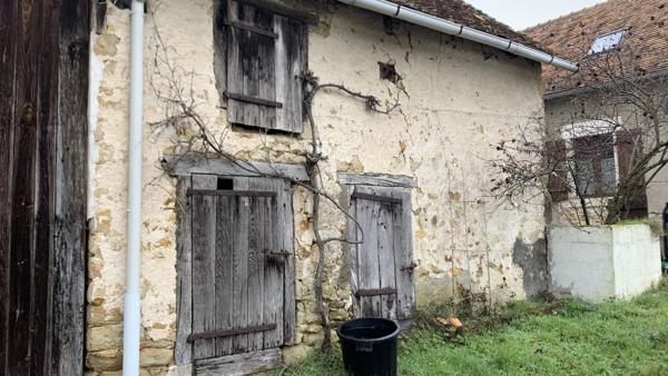 Belle Maison avec Dépendances dans un Hameau