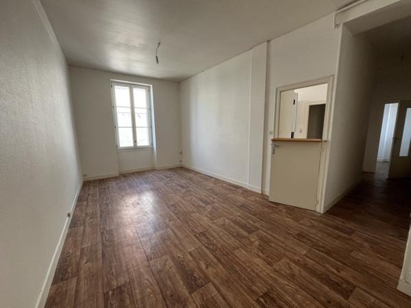 Appartement à vendre |  Saint-Amand-Montrond |  2 pièces | 52 m²