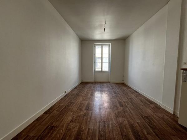 Appartement à vendre |  Saint-Amand-Montrond |  2 pièces | 52 m²