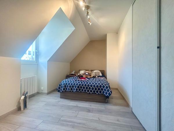 Montlhéry (91310) MONTLHERY - CENTRE VILLE - MAISON INDIVIDUELLE F6 - 158 M2 AU SOL - JARDIN VERDOYANT - GARAGE