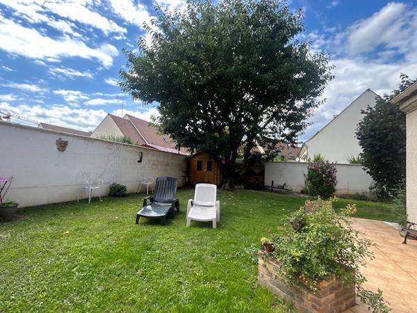 Montlhéry (91310) MONTLHERY - CENTRE VILLE - MAISON INDIVIDUELLE F6 - 158 M2 AU SOL - JARDIN VERDOYANT - GARAGE