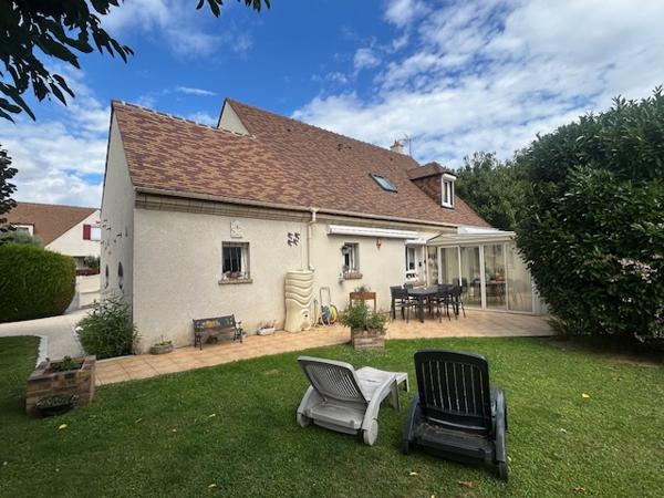 Montlhéry (91310) MONTLHERY - CENTRE VILLE - MAISON INDIVIDUELLE F6 - 158 M2 AU SOL - JARDIN VERDOYANT - GARAGE